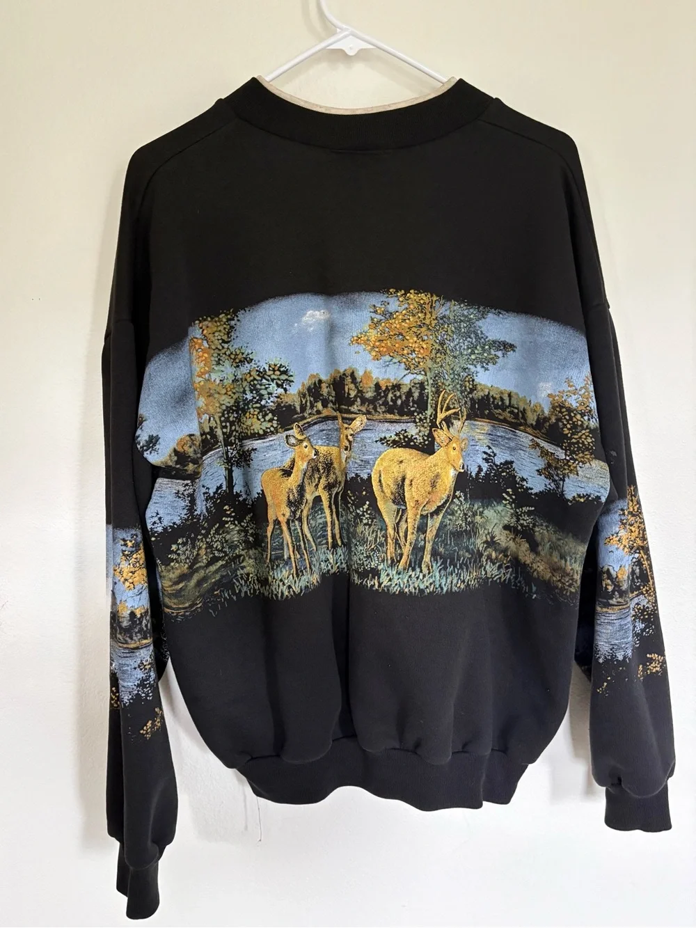Black Deer Scenic Sweatshirt with Lake Print - Picture 4 of 7